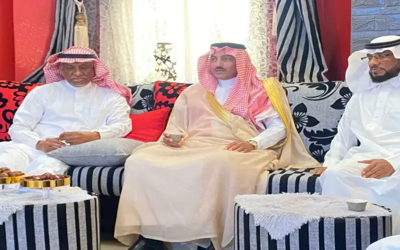 محافظ صامطة يعزي علي عريشي في وفاة شقيقته – أنباء السعودية